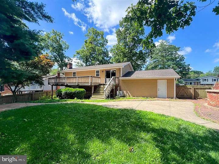 433 Deerwood Dr — Photo 18