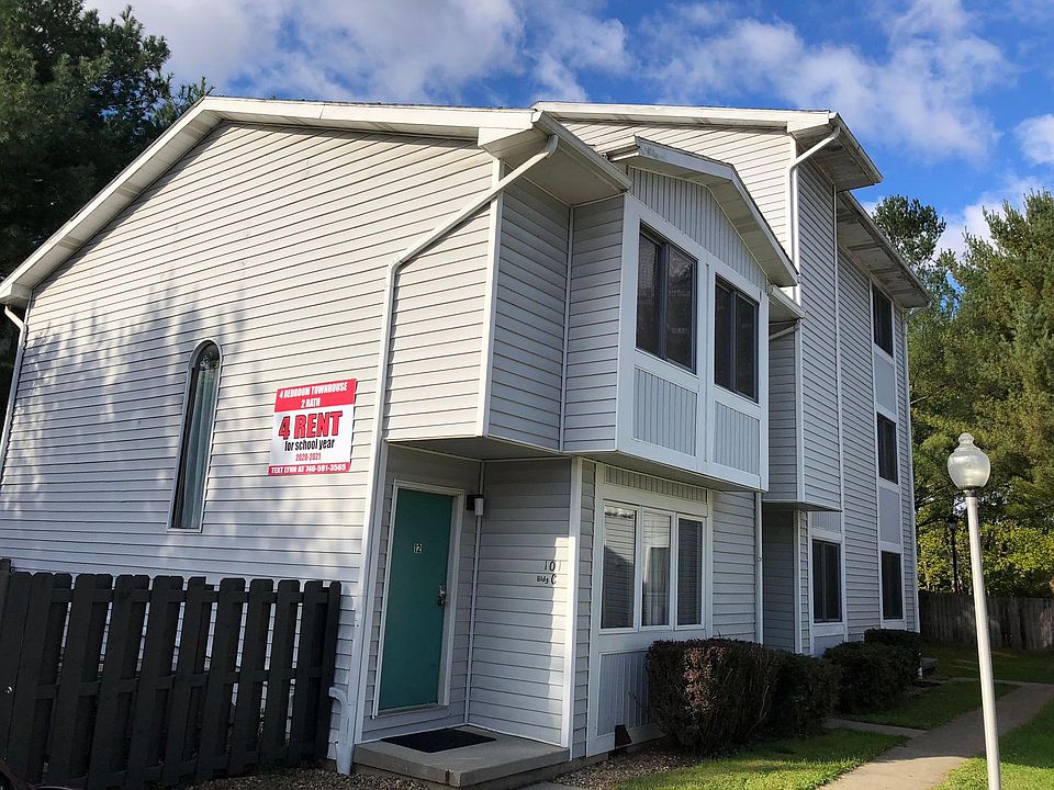 Lots of green space around our townhouse! Quick access to bikepath, university, grocery store, and Ohio University Credit Union!