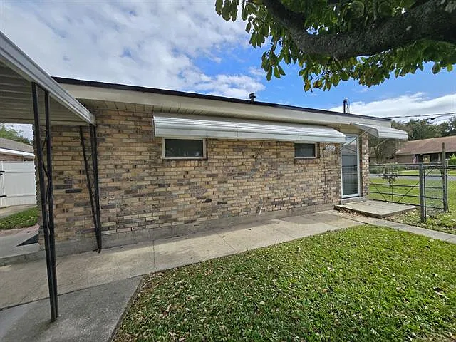 2 bed, 1.0 bath, 900 sqft, $1,450 — Photo 2