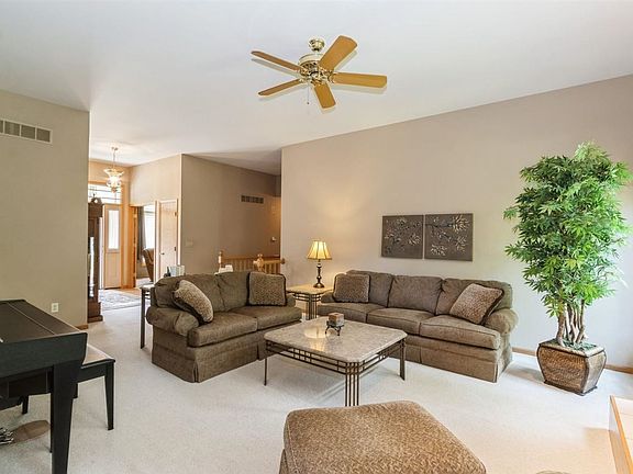 5th image of 1550 Iroquois Dr NE