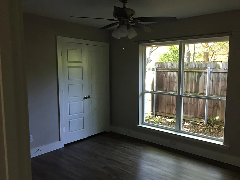1102 N Yale Blvd — Photo 7