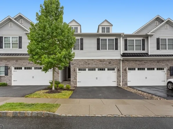 16 Lee Dr, Morris, NJ 07960