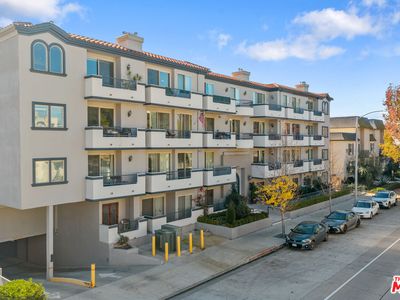 11218 Camarillo St APT 305, North Hollywood, CA, 91602