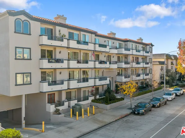 11218 Camarillo St APT 305, North Hollywood, CA 91602