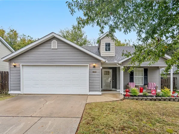 4326 W Pecan St, Fayetteville, AR 72704