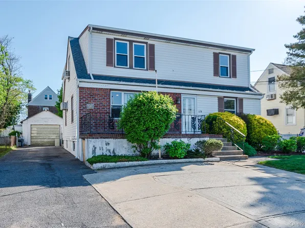 126 Scranton Avenue, Lynbrook, NY 11563