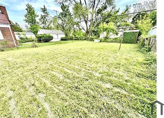 15692 Manning St — Photo 19