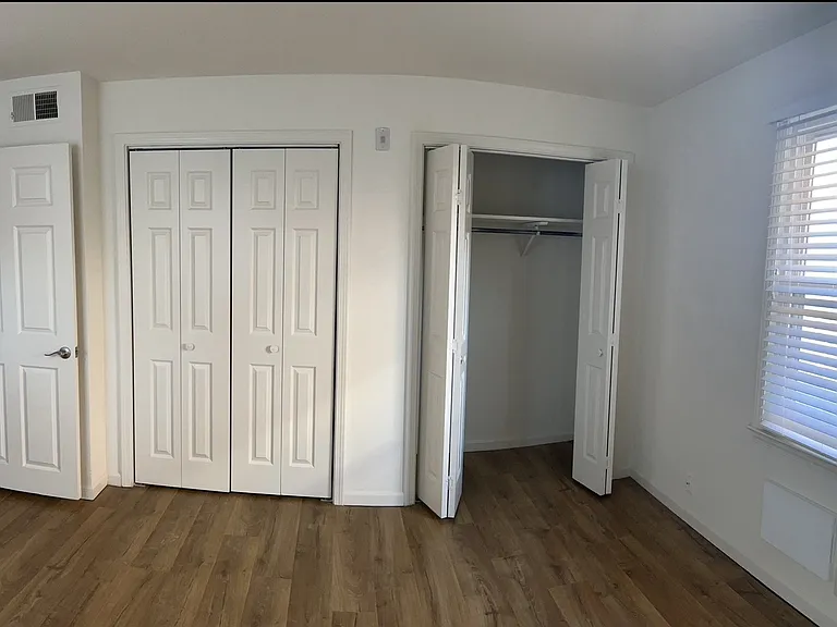 2905 Burch Ave #12 — Photo 37