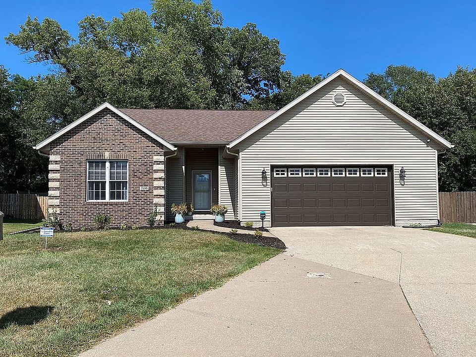 1st image of 708 Chestnut Dr