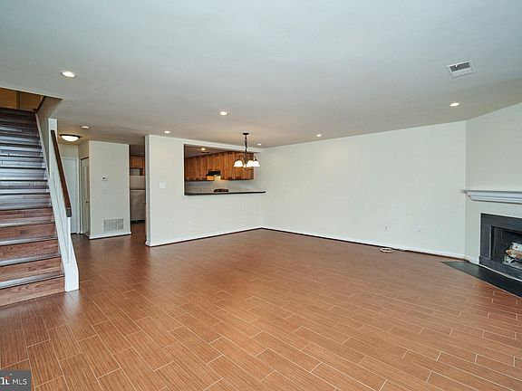 4th image of 1609 S Hayes St APT A