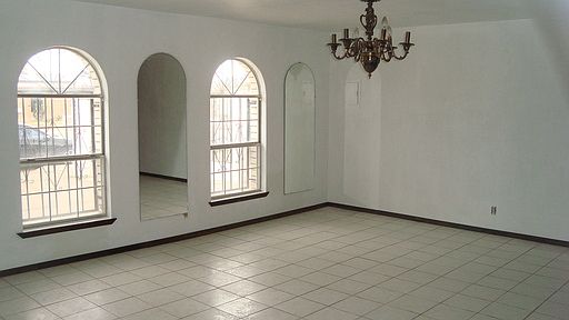 4th image of 5428 Plainview Dr #1