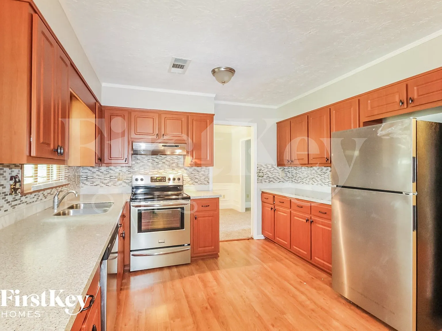 4 bed, 2.5 bath, 2411 sqft, $2,830 — Photo 4
