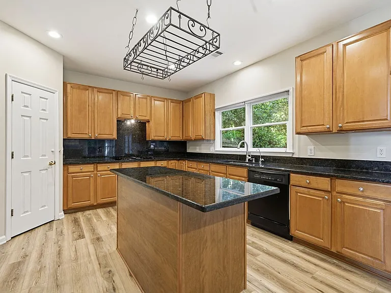 174 Ennisbrook Dr SE — Photo 17