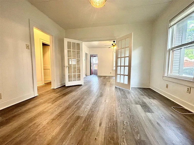 1203 Leona St — Photo 6