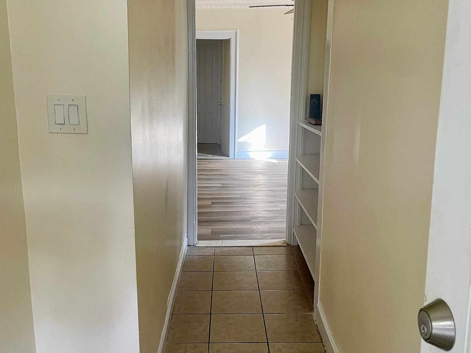 4 bed, 3.0 bath, 2039 sqft, $2,000 — Photo 4