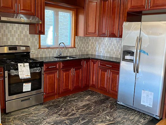 4th image of 4030 Bowne St #3000