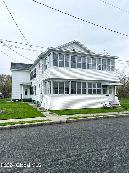 2nd image of 44 Leversee Avenue