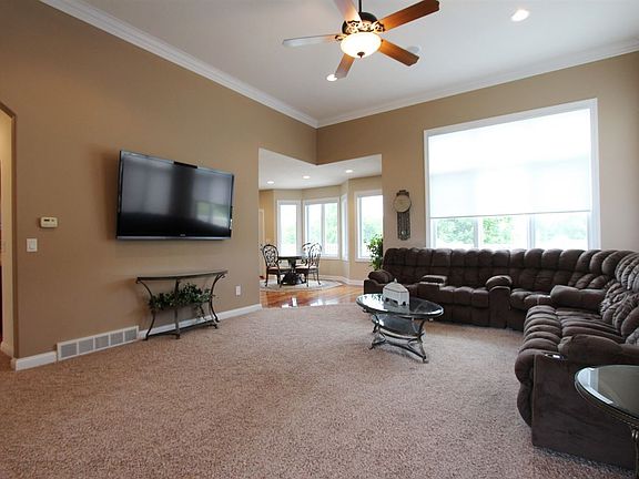5th image of 1728 Valley High Dr