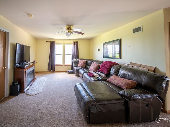 4th image of 3106 Fairfield Way