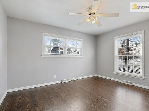 5th image of 8513 Ward Pkwy