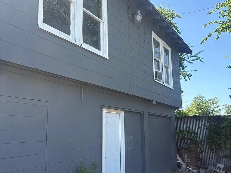 2450B S 4th St — Photo 2