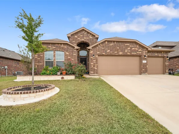 521 Dunster Ln, Saginaw, TX 76131