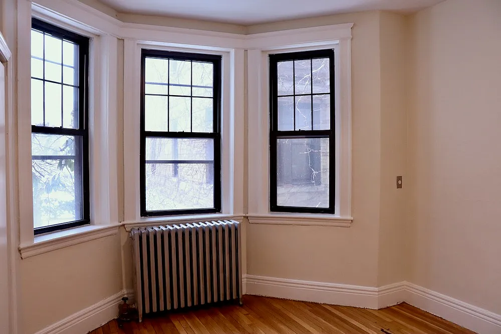 2 bed, 700 sqft, $3,600 — Photo 2