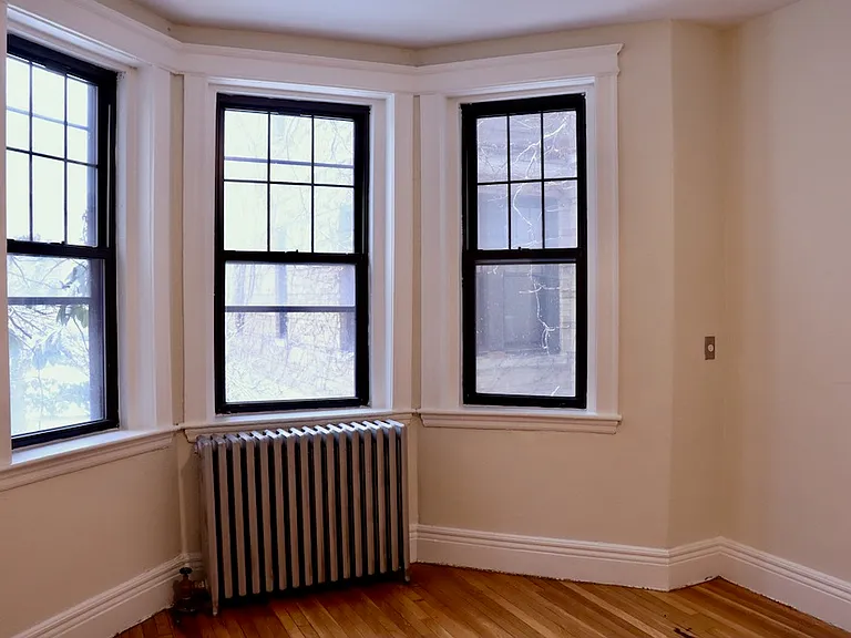 56 Queensberry St #7 — Photo 2