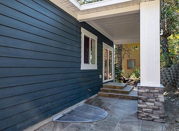 4th image of 420 Aspen Dr