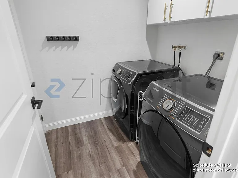 686 Whitewater Ct — Photo 15