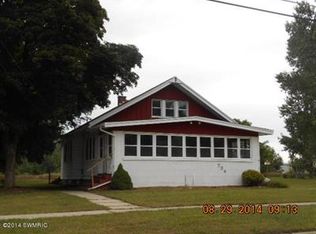 734 Harrison St, Belding, MI 48809