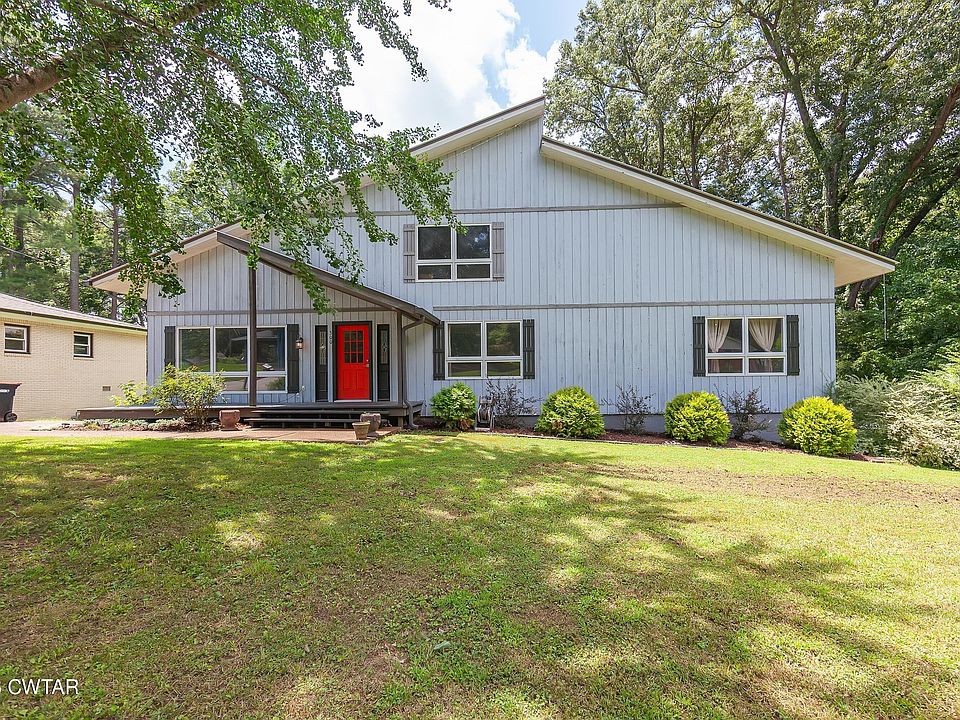 1st image of 300 Sherwood Pl