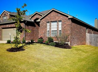 11225 NW 96th St, Yukon, OK 73099