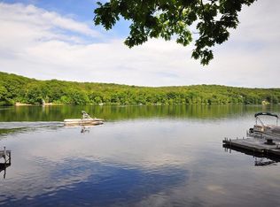 221 Norwich Lk, Huntington, MA 01050