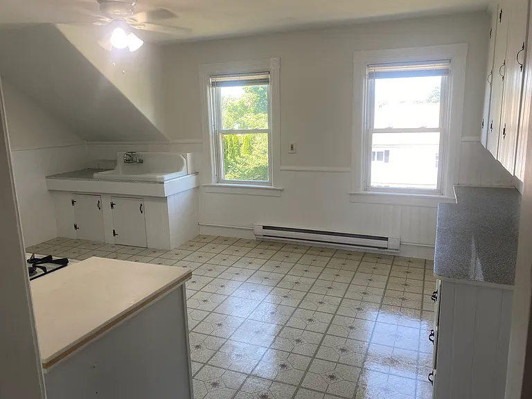 47 Grant St — Photo 5