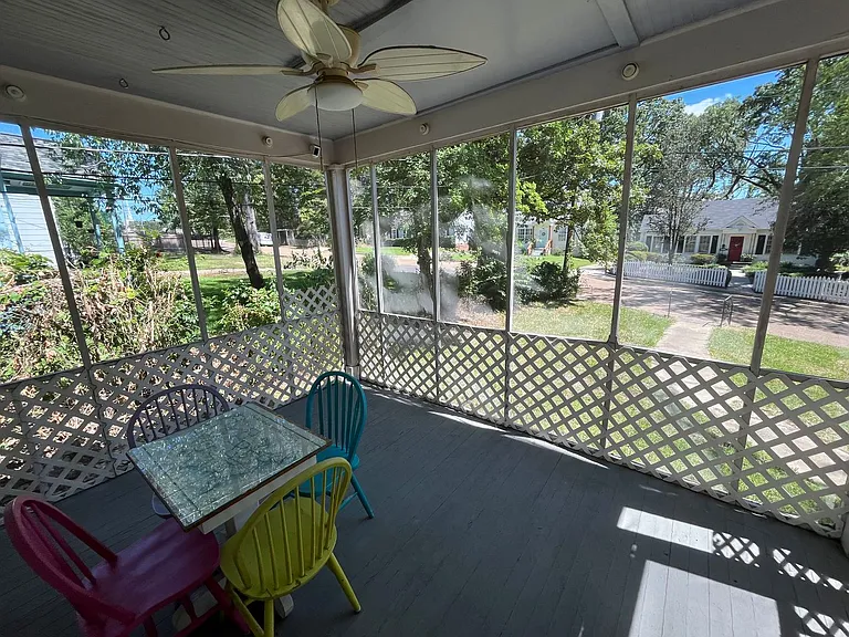 516 Hartfield St — Photo 18