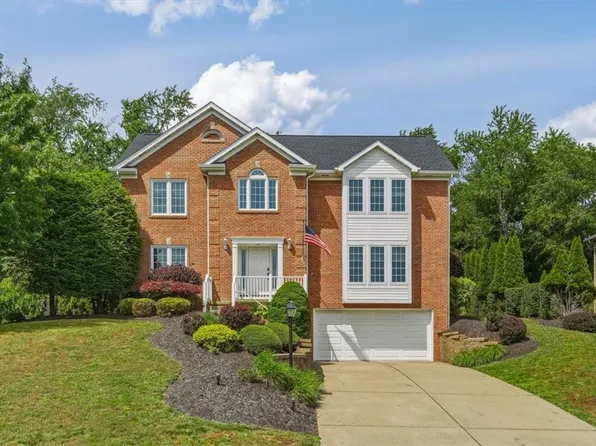 130 Field Club Dr W, Mc Kees Rocks, PA 15136