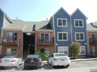 395 Cambridge Dr, Ramsey, NJ 07446