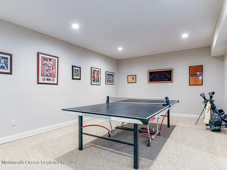 346 South Blvd — Photo 42