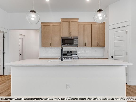 5th image of 801 Amarone Rd