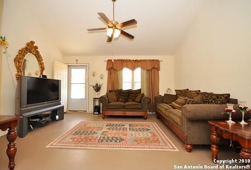 5th image of 531 Aaron Pl