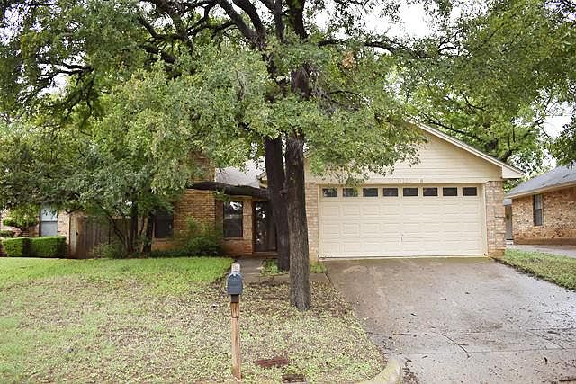 1st image of 1528 Hollowbrook Ct