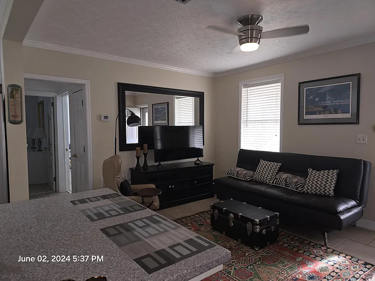1200 Clay Ave — Photo 7