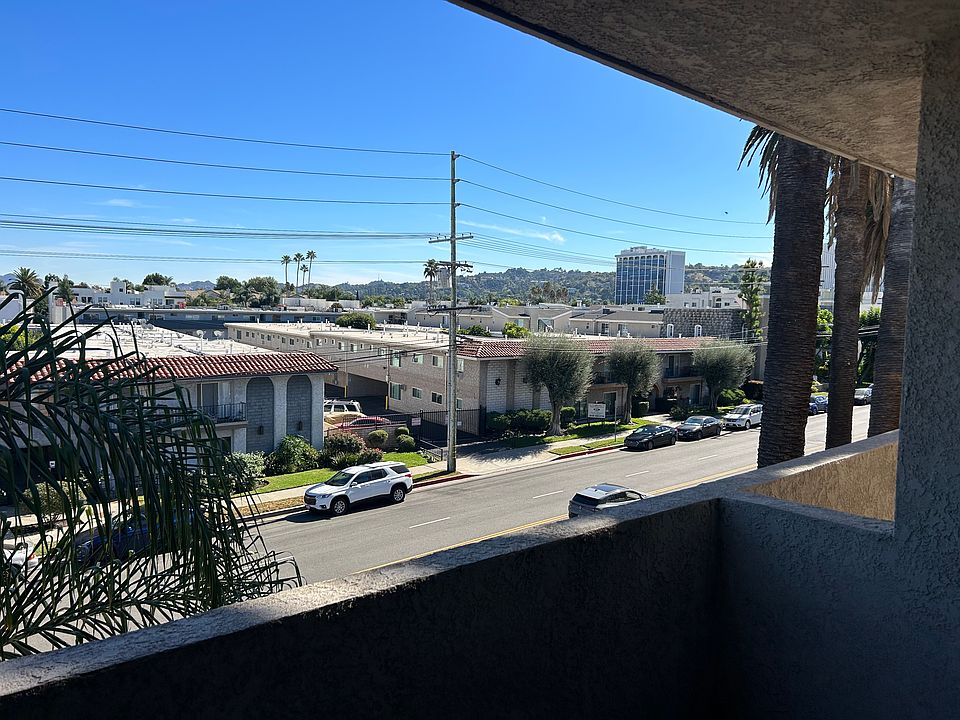 2nd image of 4705 Kester Ave Unit 301
