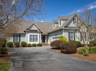 33 Fox Tail N, Irvington, VA 22480
