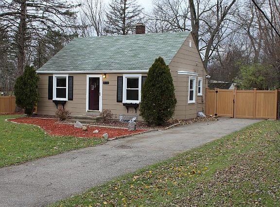 4th image of 3173 Oakwood St