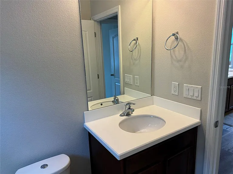 5912 Village Center Dr — Photo 41