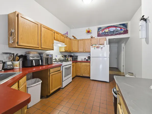 570 Jersey Avenue image 19 of 37