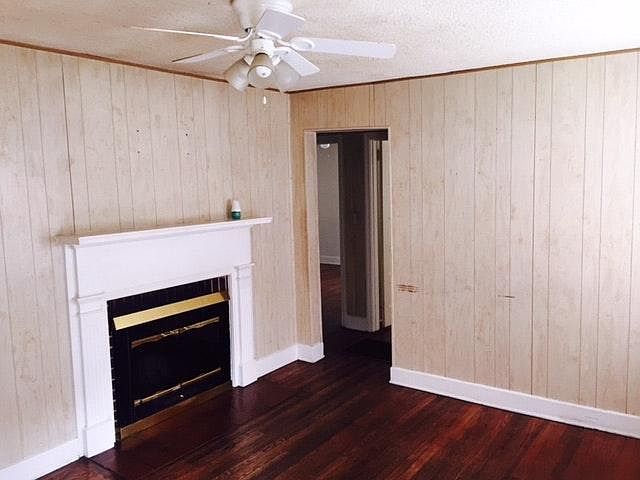 Living room.