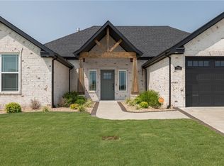 720 Chaparral St, Centerton, AR 72719